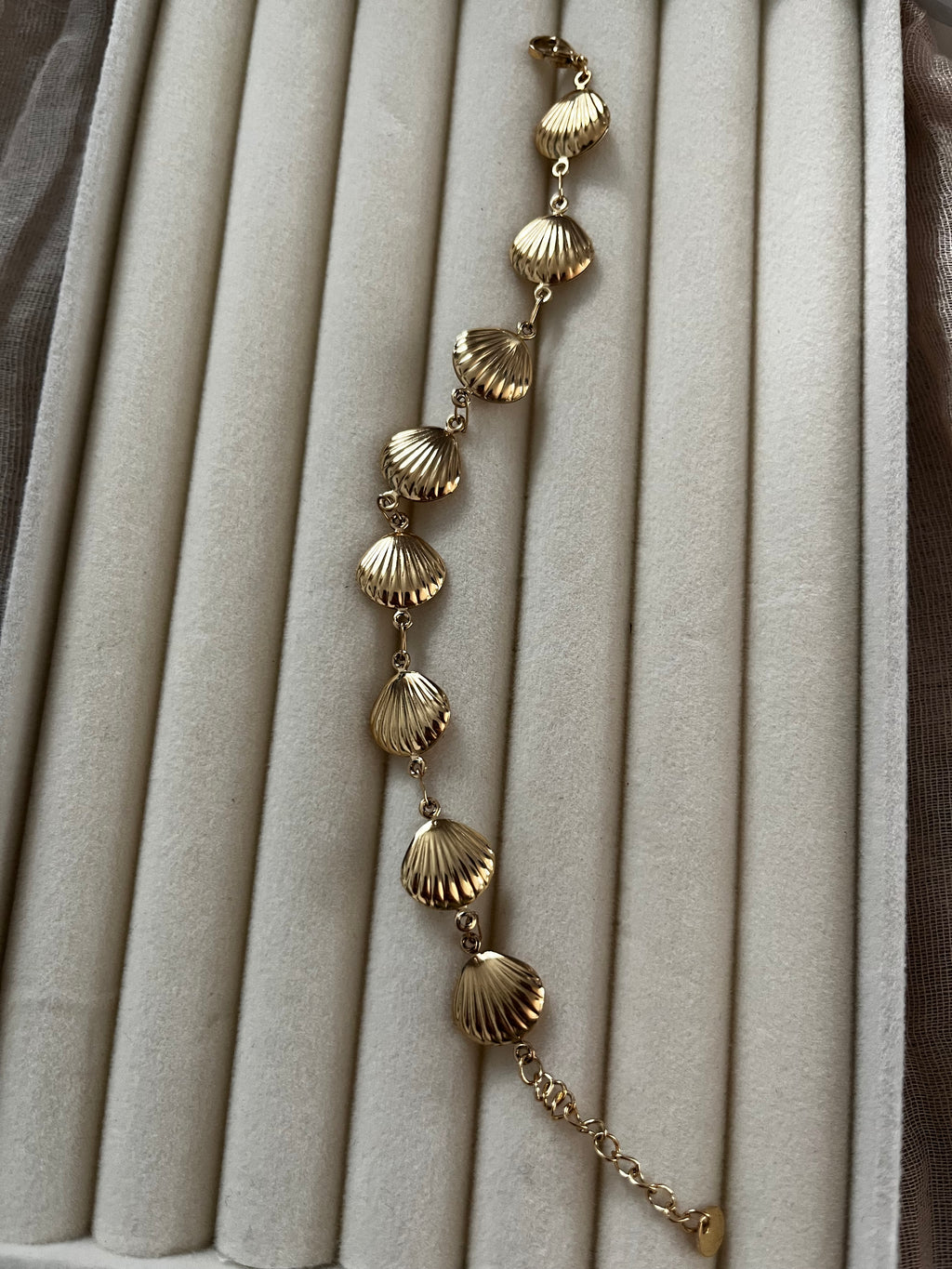 Goldfarbenes Muschel-Armband