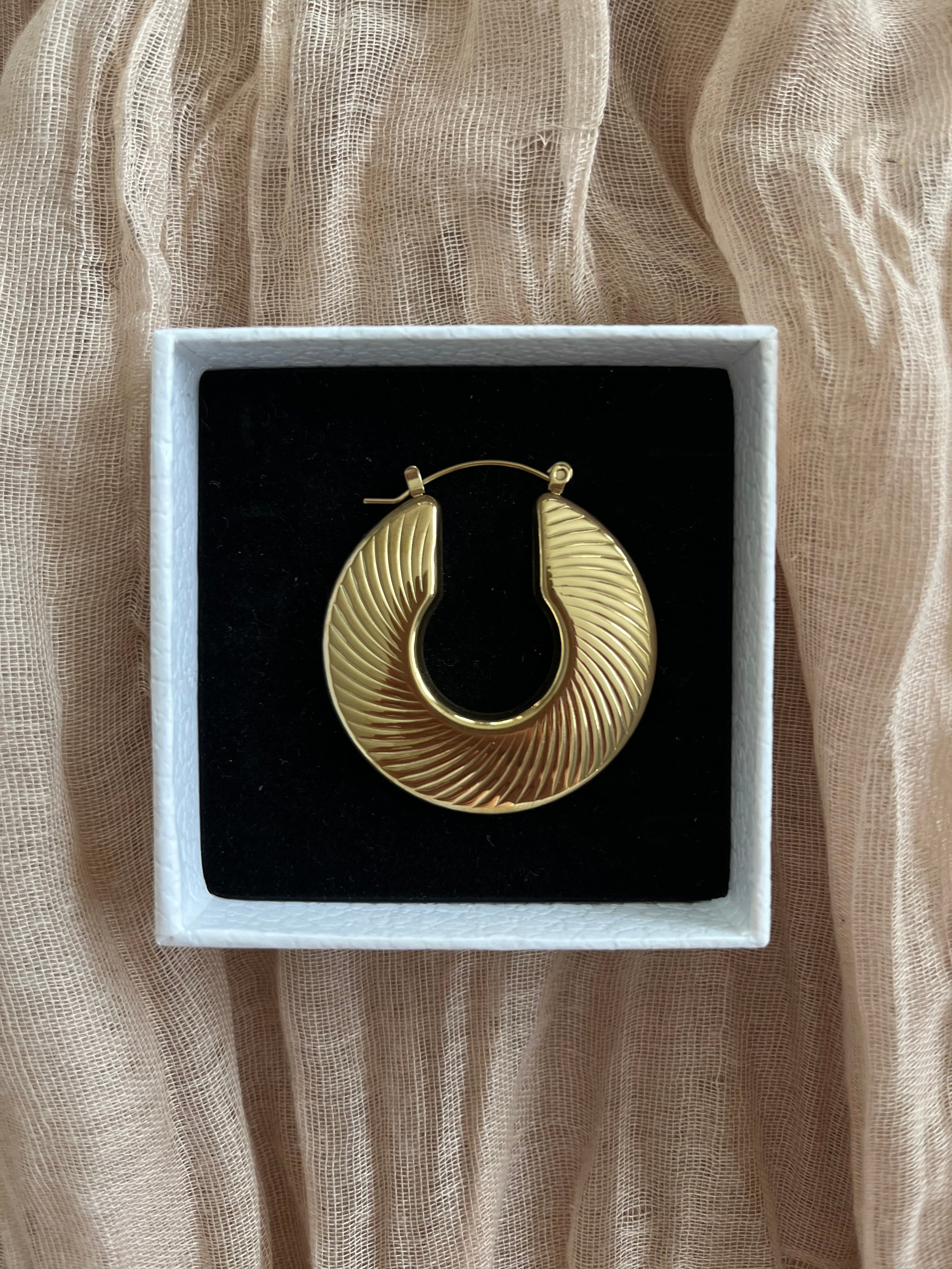 Goldene Ohrringe Aphrodite