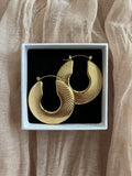 Goldene Ohrringe Aphrodite