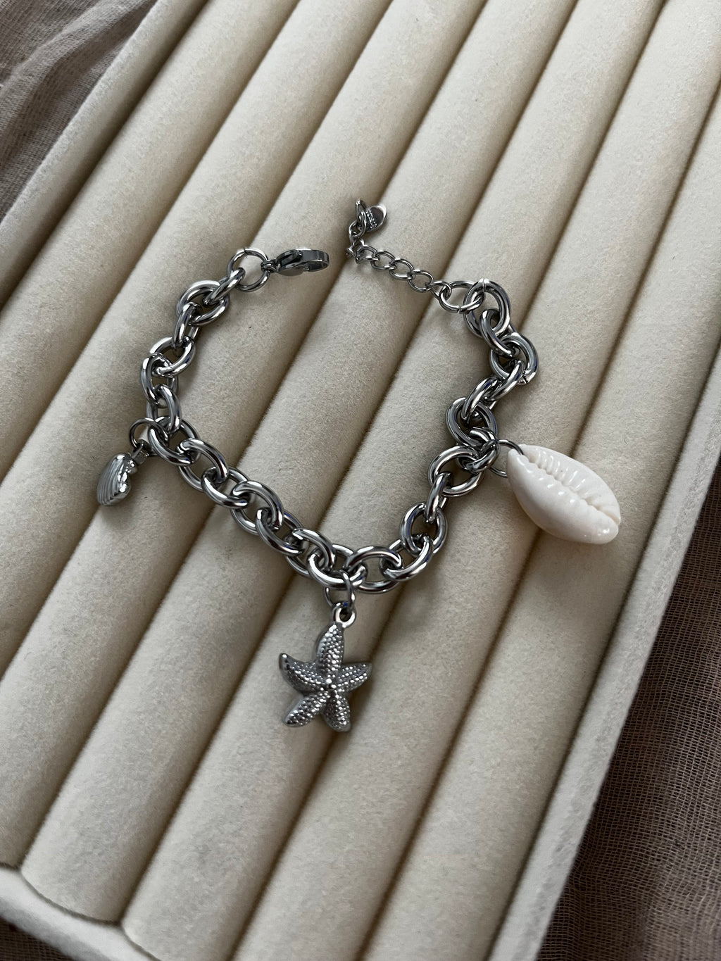 Armband mit Muscheln und Seestern-Charm, Silber